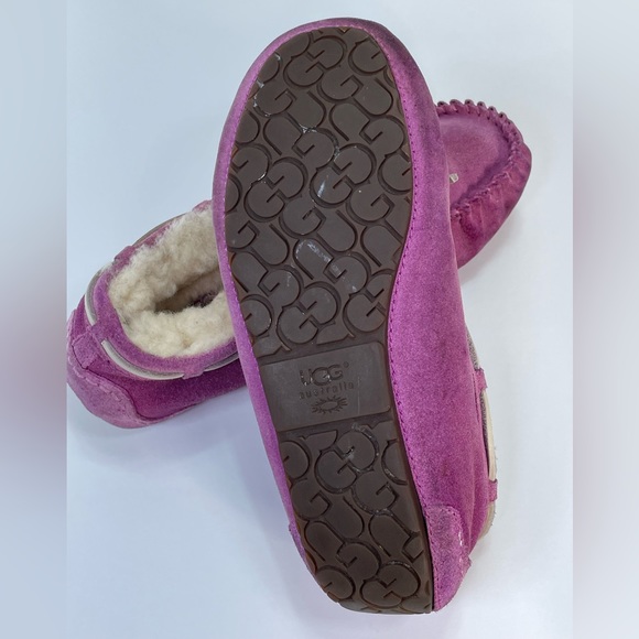 UGG Australia Dakota Moccasin | Size 3 - Picture 8 of 8